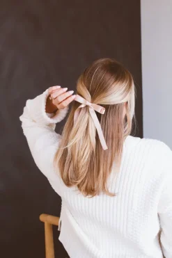 Andi Abbey Bow Clip