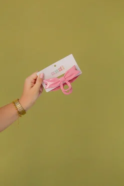 Andi Carnation Bow Claw Clip