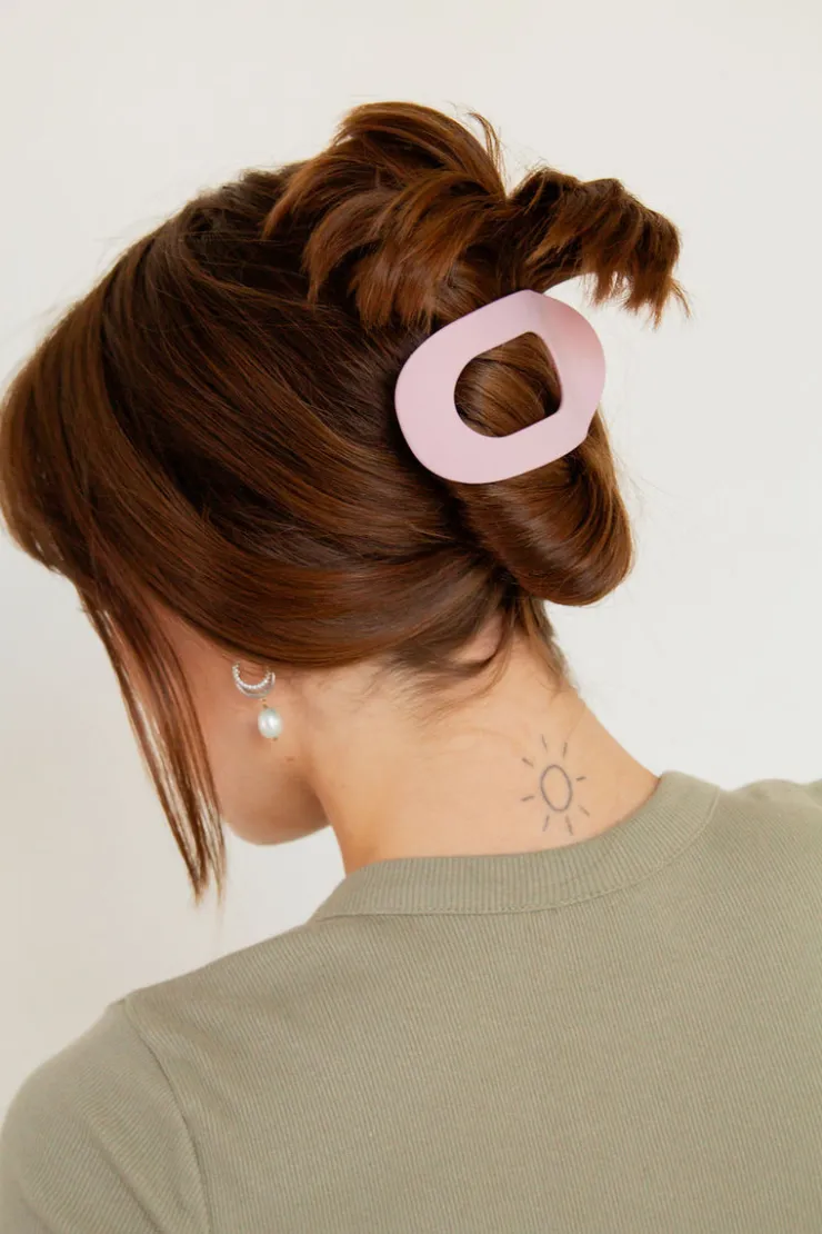 Andi Circle Cutout Flat Claw Clip