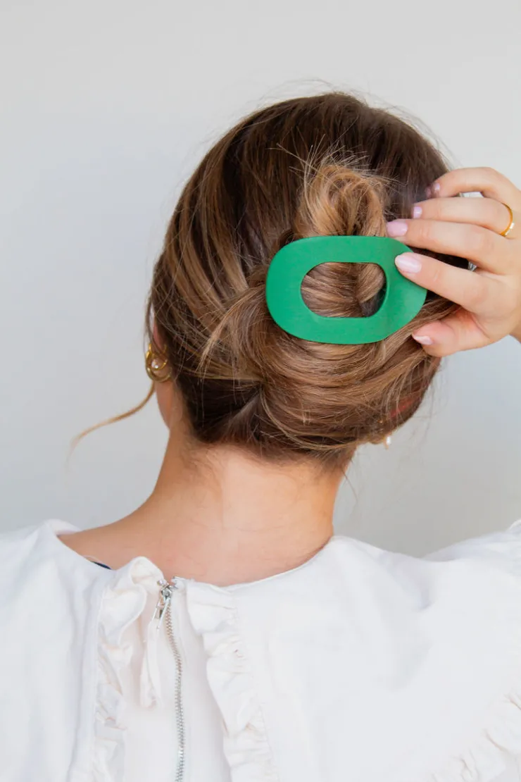 Andi Circle Cutout Flat Claw Clip