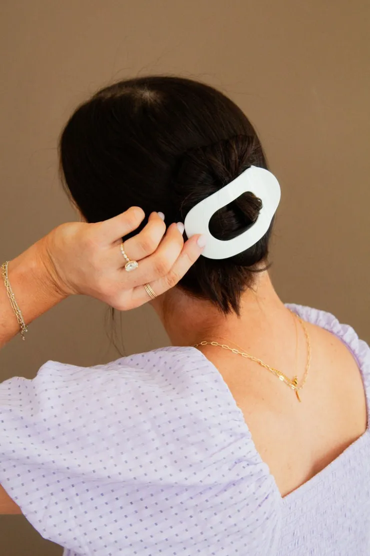 Andi Circle Cutout Flat Claw Clip