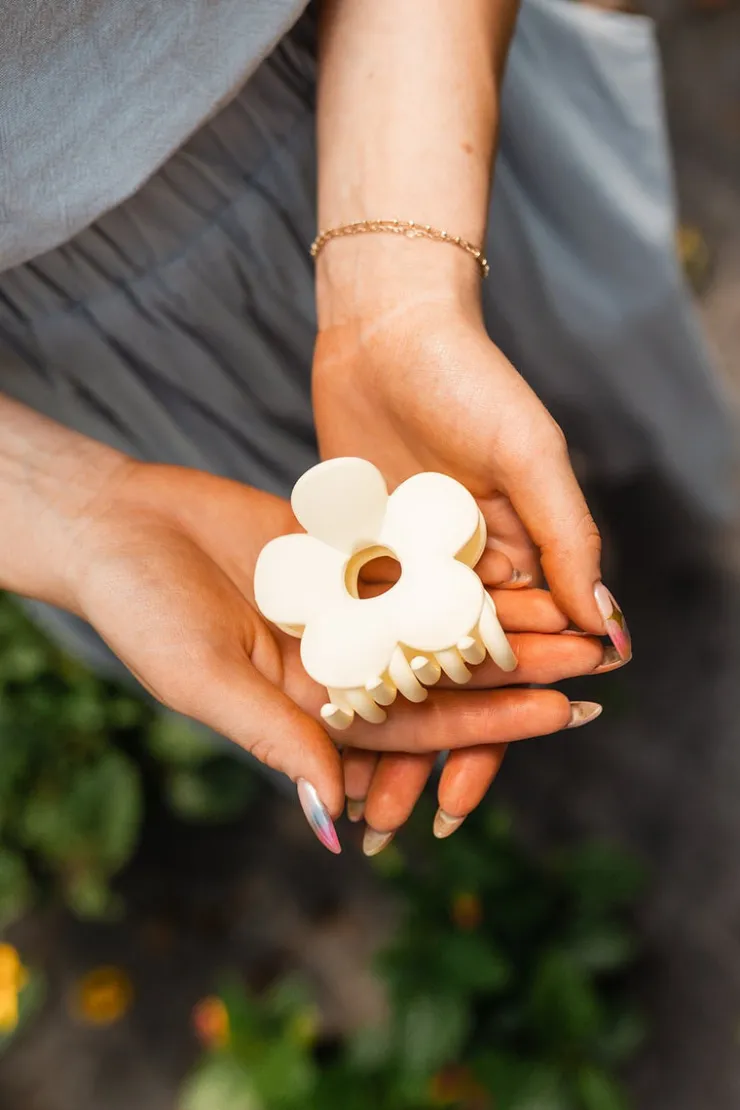 Andi Cutie Flower Claw Clip