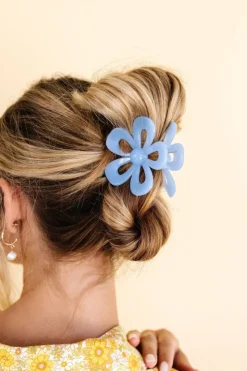 Andi Cutout Flower Claw Clip