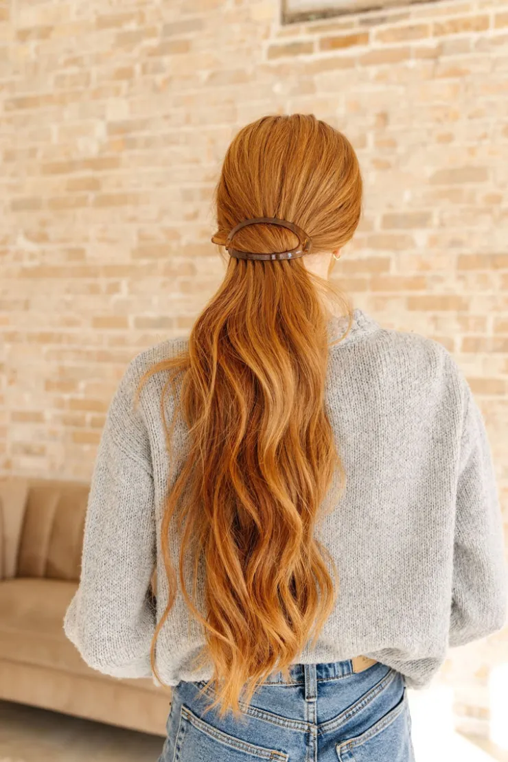 Andi Cutout Oval Clip