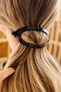 Andi Cutout Oval Clip