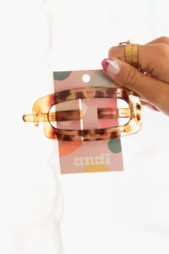Andi Cutout Rectangle Clip