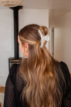 Andi Delicate Curved Claw Clip
