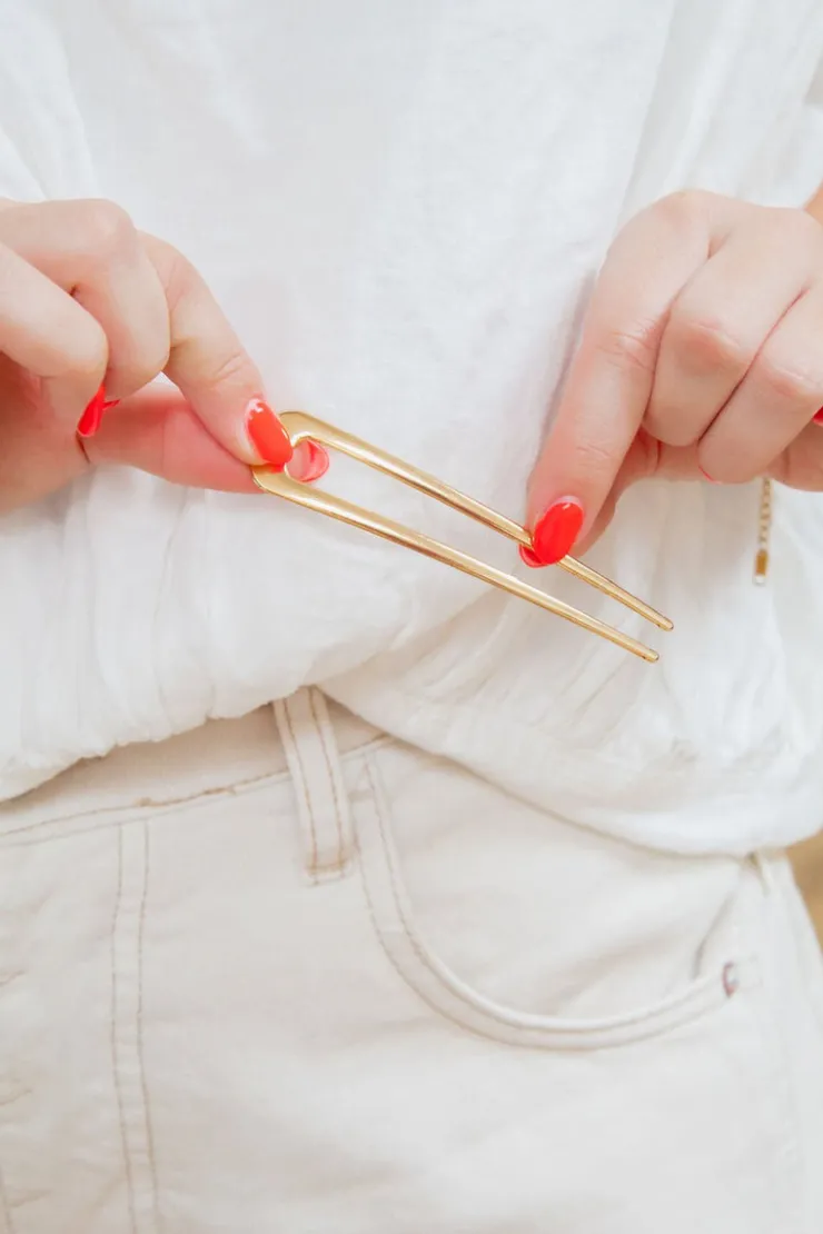 Andi Delicate Gold U-Shape Pin