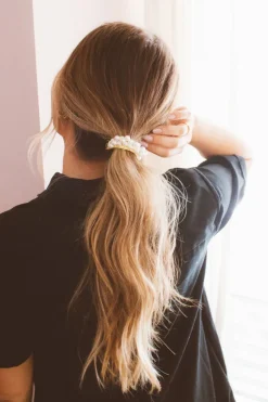 Andi Dorothy Pearl Ponytail Clip