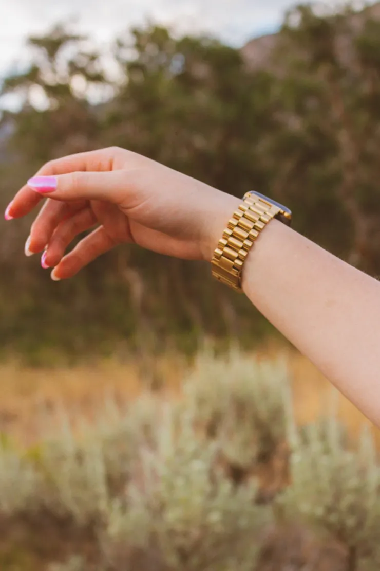 Andi Essential Gold Apple Watch Band