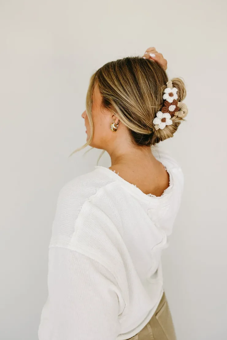 Andi Knitted Petals Claw Clip