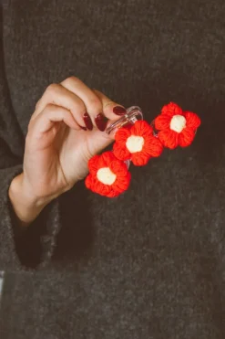 Andi Knitted Petals Claw Clip