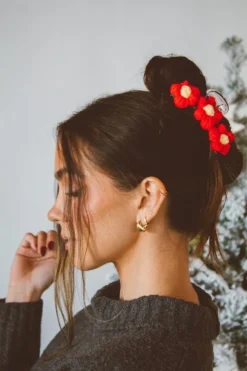 Andi Knitted Petals Claw Clip