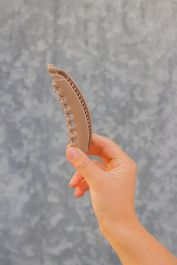 Andi Large Banana Claw Clip
