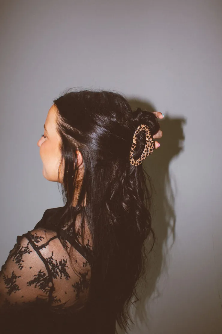 Andi Leopard Spots Claw Clip