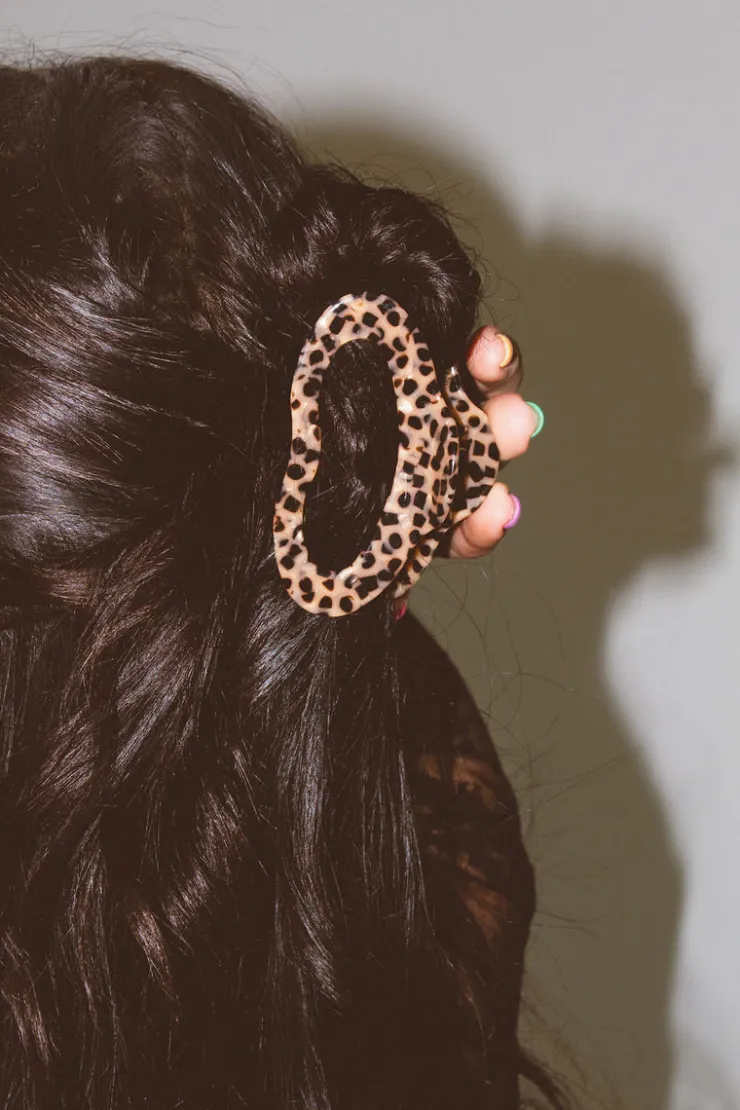 Andi Leopard Spots Claw Clip