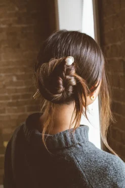 Andi Long Pearl Hair Pin