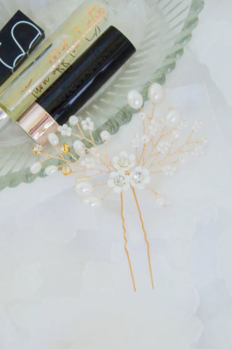Andi Mila Pin In Gold