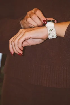 Andi Neutral Floral Scrunchie Apple Watchband