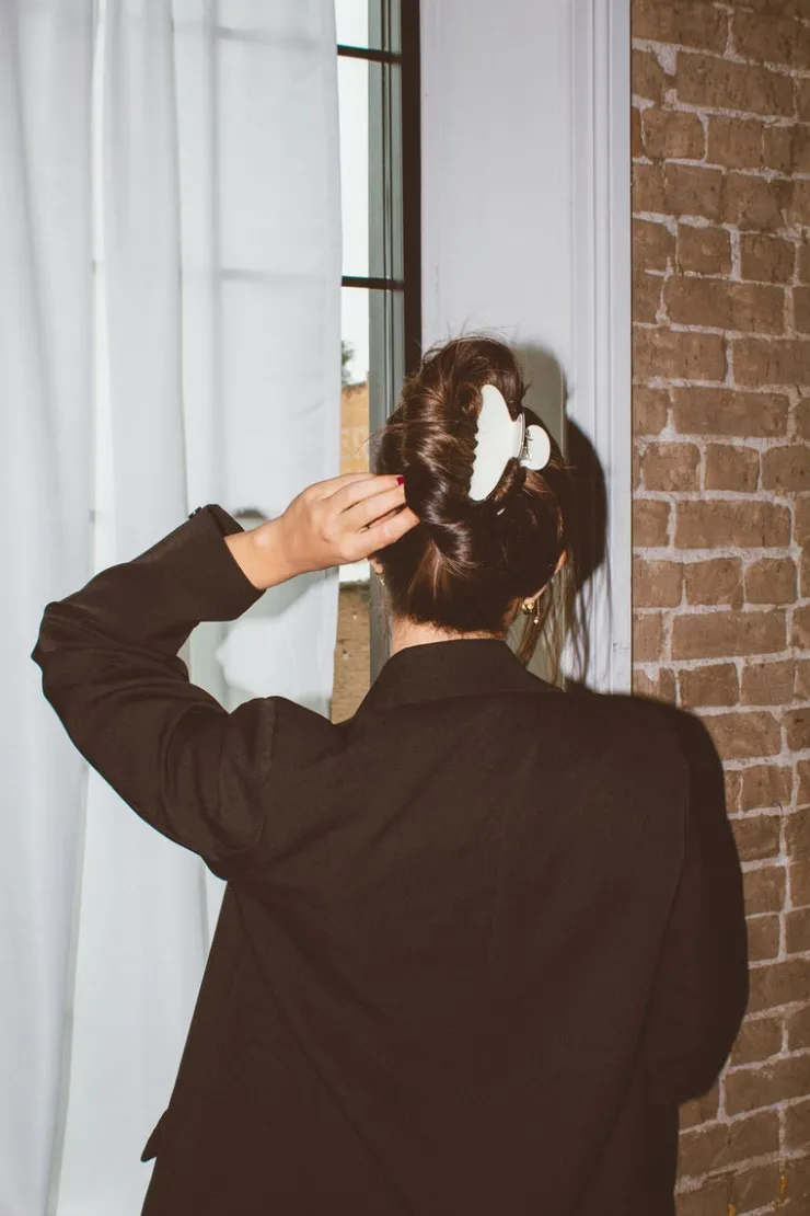 Andi Noir Claw Clip