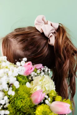 Andi Oat Milk Jumbo Scrunchie