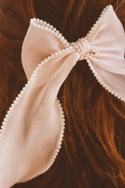 Andi Pearl Long Bow Clip