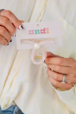 Andi Pearly Loop Claw Clip
