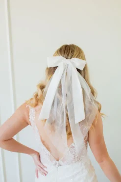 Andi Piper Bow