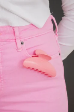 Andi Pretty in Pink Claw Clip