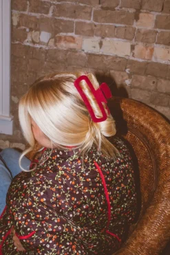 Andi Ruby XL Velvet Claw Clip