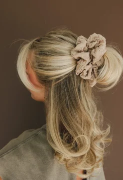 Andi Tessa Jumbo Scrunchie