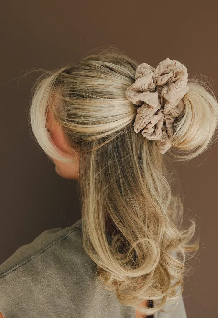 Andi Tessa Jumbo Scrunchie