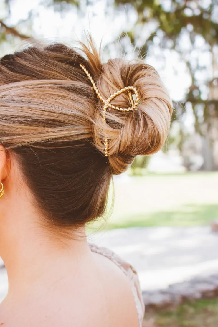 Andi Twisted Gold Claw Clip