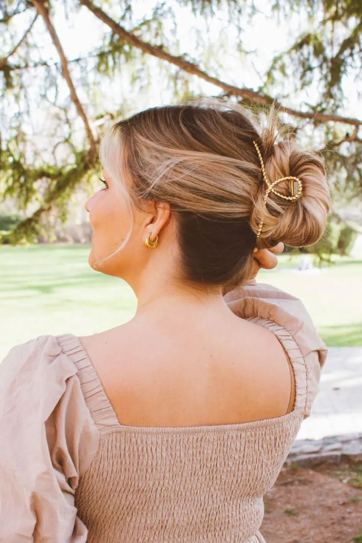 Andi Twisted Gold Claw Clip