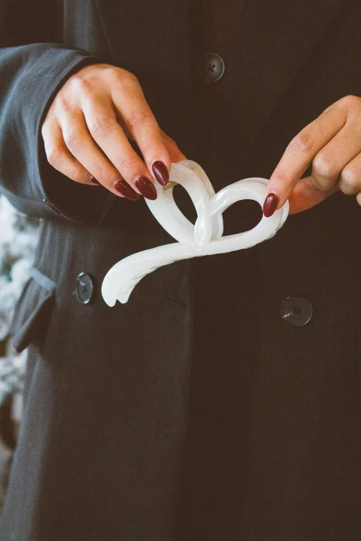 Andi Winged Beauty Claw Clip
