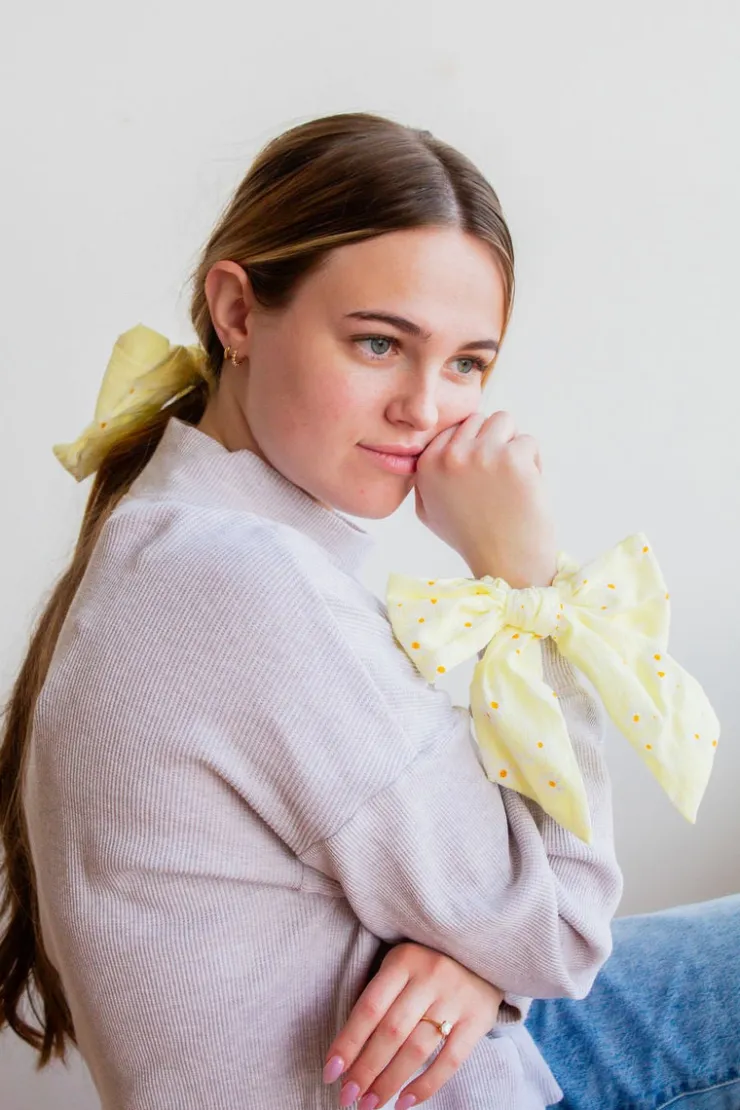 Andi Yellow Daisy Bow Scrunchie